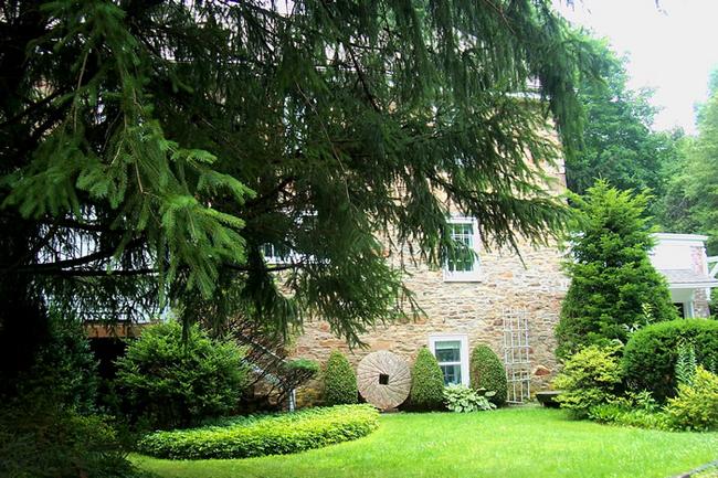 Hugh Tomb's Grist Mill